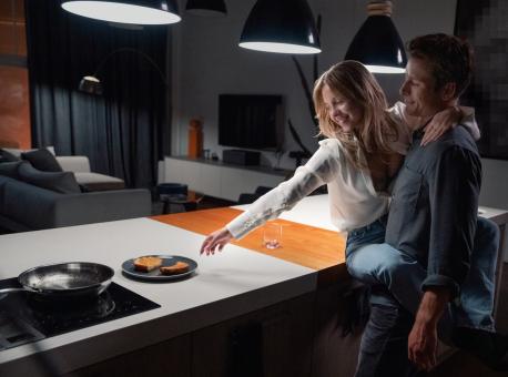 Sydney Sweeney und Glen Powell in Sony Pictures‘ WO DIE LÜGE HINFÄLLT. © 2023 CTMG, Inc. All Rights Reserved.