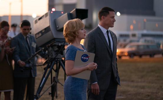 Kelly Jones (Scarlett Johansson) und Cole Davis (Channing Tatum) in Sony Pictures' TO THE MOON © 2024 CTMG, Inc. All Rights Reserved. 
