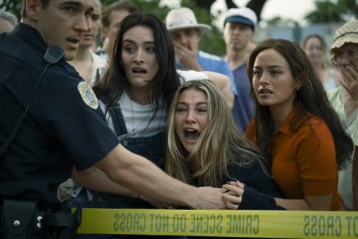 (L nach R) Sarah Pidgeon, Madelyn Cline und Chase Sui Wonders in Sony Pictures' ICH WEISS WAS DU LETZTEN SOMMER GETAN HAST  © 2024 CTMG, Inc. All Rights Reserved. 