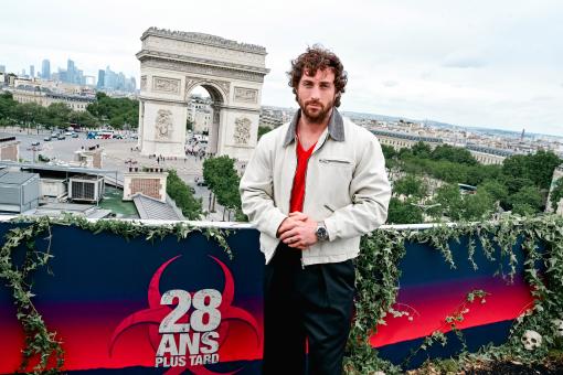 Paris, Frankreich – 02.06.2025 - Aaron Taylor-Johnson nimmt am 28 YEARS LATER Paris Photo Call auf The Publicis Terrace in Paris, Frankreich teil. Foto von: Anthony Ghnassia