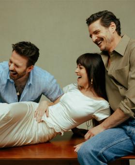 Chris Evans, Dakota Johnson und Pedro Pascal © A24