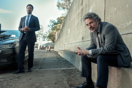 Tillman (Corey Hawkins, links) und Lou (Mark Ruffalo, rechts) in CRIME 101. Bildnachweis: Merrick Morton © 2025 Amazon MGM Studios Content Services LLC