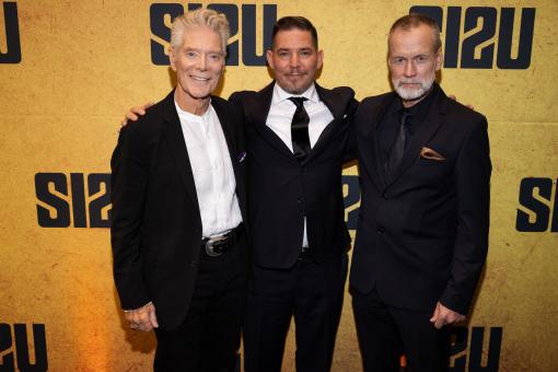 Stephen Lang, Regisseur Jalmari Helander und Jorma Tommila (v.l.n.r.) auf der Premiere zu SISU: ROAD TO REVENGE am 21. Oktober 2025 in Helsinki, Finnland. (c) Jan Lönnberg für Sony Pictures