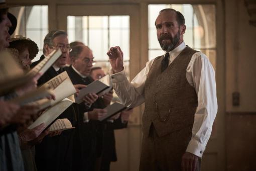Dr. Henry Guthrie (Ralph Fiennes) in Sony Pictures’ THE CHORAL. Foto von: Nicola Dove  © Gerontius Productions Limited