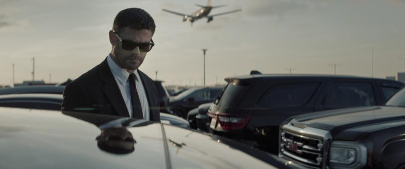 Chris Hemsworth spielt die Rolle des „Davis“ in CRIME 101.  © 2026 Amazon MGM Studios Content Services LLC