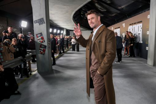 Chris Hemsworth bei der Weltpremiere von CRIME 101 in Los Angeles.  Todd Williamson/JanuaryImages