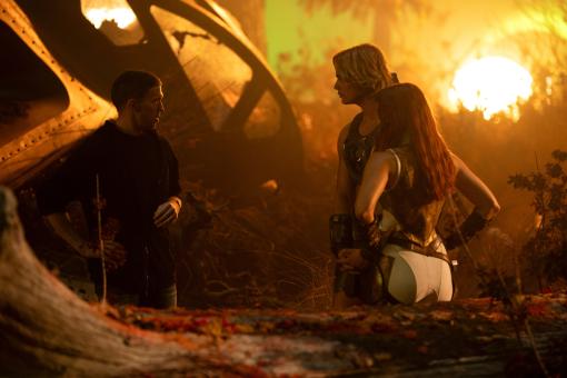 Regisseur Travis Knight, Nicholas Galitzine und Camila Mendes am Set von MASTERS OF THE UNIVERSE.  © 2026 Amazon MGM Studios Content Services LLC
