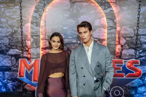 Camila Mendes und Nicholas Galitzine auf der Premiere von MASTERS OF THE UNIVERSE in São Paulo, Brasilien.